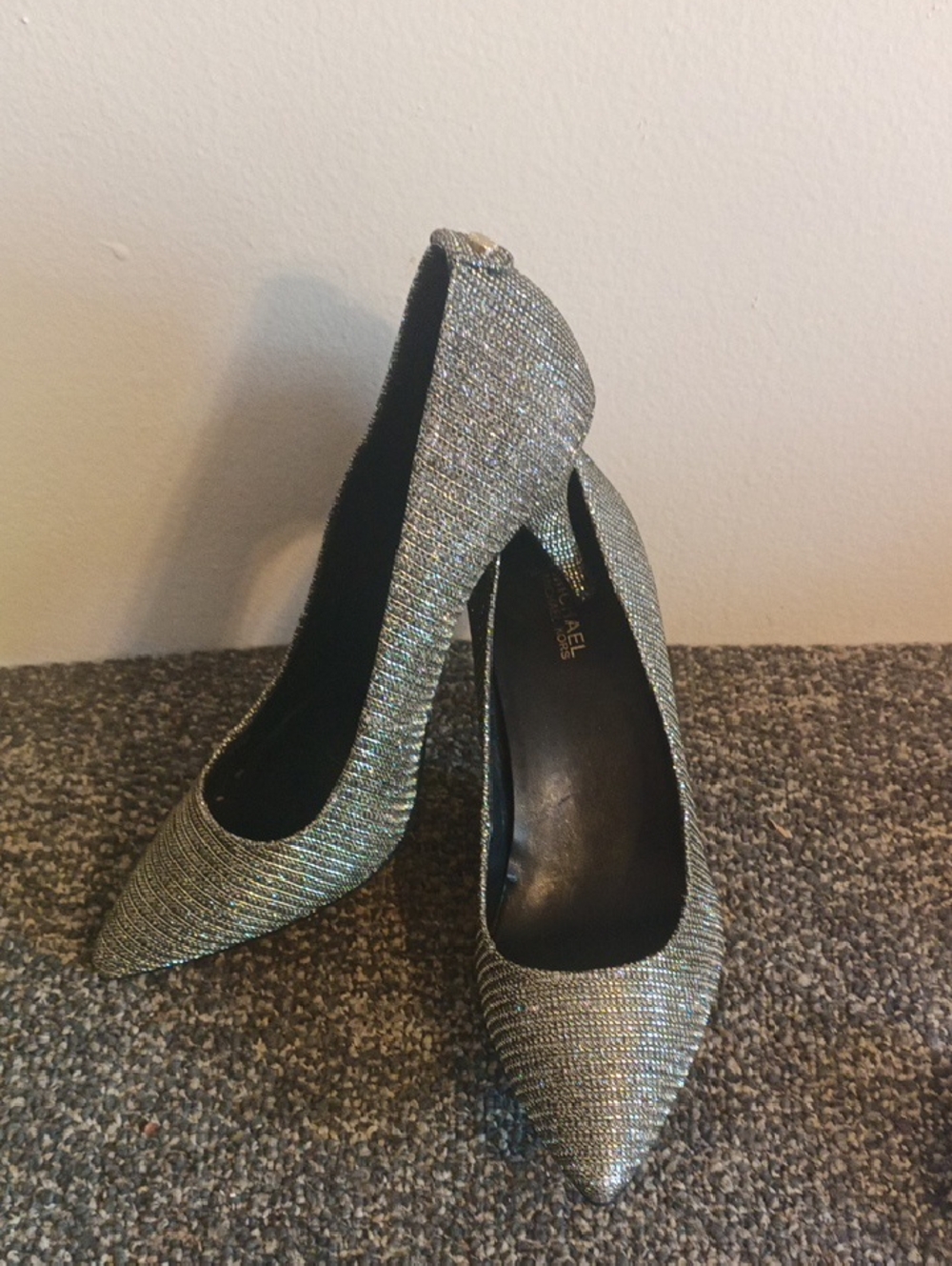 Michael Kors Sparkling Silver Pointed-Toe Women's FLEX Pumps Size 7 - Picture 1 of 7